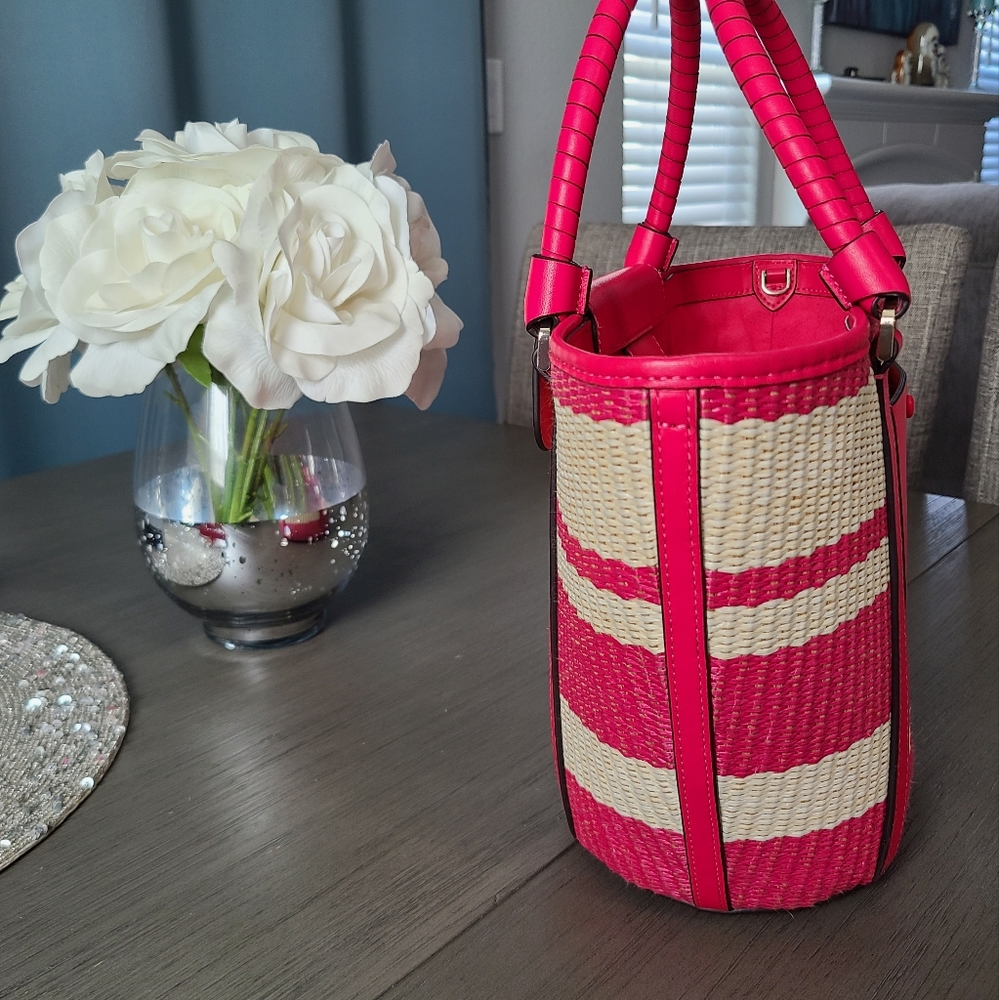 Like New - Kate Spade Straw Satchel  w/crossbody strap - Picture 5 of 16